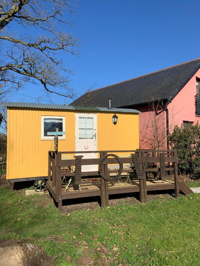 The Hideaway At Duffryn Mawr Self Catering Cottages Каубридж Экстерьер фото