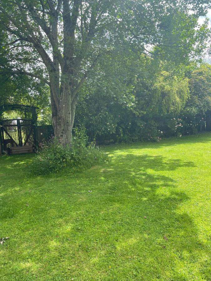 The Hideaway At Duffryn Mawr Self Catering Cottages Каубридж Экстерьер фото