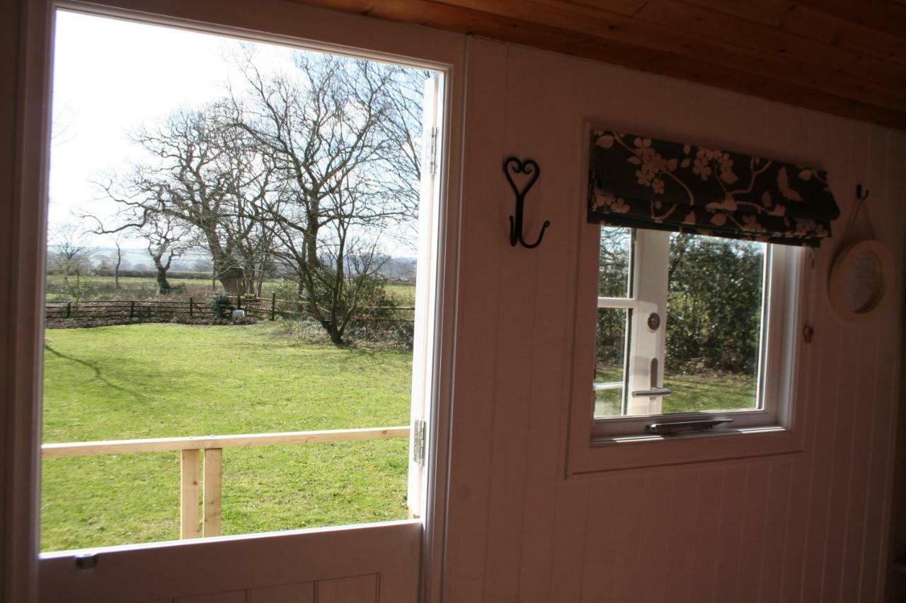 The Hideaway At Duffryn Mawr Self Catering Cottages Каубридж Экстерьер фото