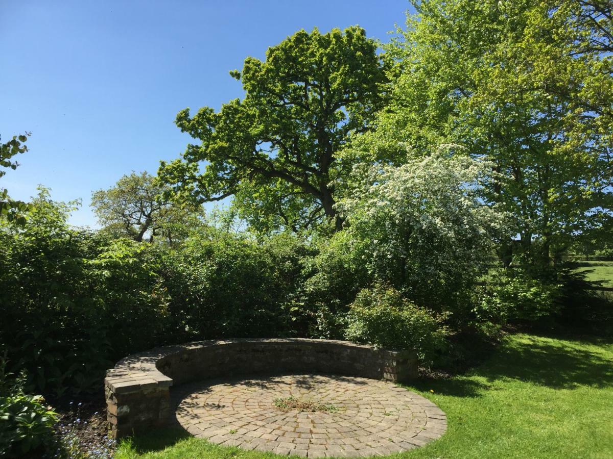 The Hideaway At Duffryn Mawr Self Catering Cottages Каубридж Экстерьер фото